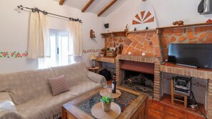 Fireplace - Reiner Canillas de Albaida by Ruralidays (Málaga)