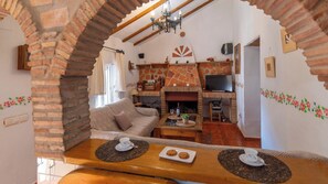 Fireplace - Reiner Canillas de Albaida by Ruralidays (Málaga)