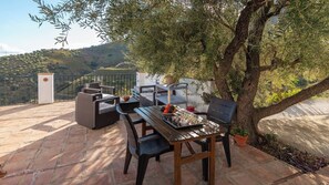 Outdoor dining - Reiner Canillas de Albaida by Ruralidays (Málaga)