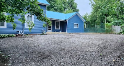 Minutes from SLU and SUNY CANTON-2 bedroom with AC and WiFi in fantastic Canton