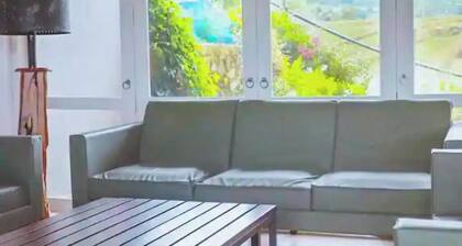 4-bedroom bungalow in charming Nuwaraeliya with WiFi access