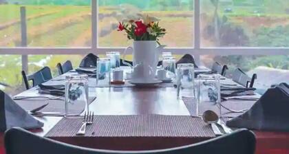 4-bedroom bungalow in charming Nuwaraeliya with WiFi access