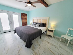 3 bedrooms, iron/ironing board, WiFi, bed sheets