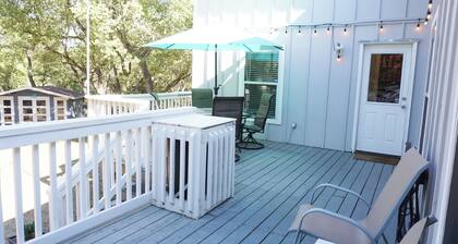 Gorgeous 3 King Bed Home. Multiple Outdoor Spaces!