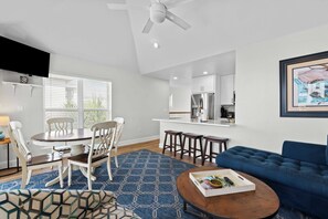 Interior - A Perfect Summer West by Avantstay Private Pool & Bikes (Santa Rosa Beach)