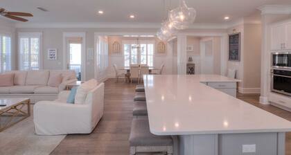 Coconut Cove by Avantstay Deck w/ Hot Tub, Access to 2 Pools