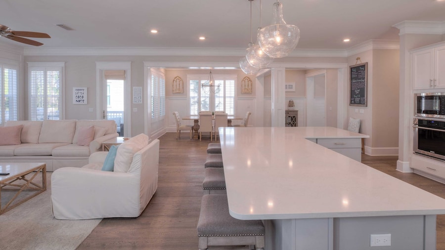 Coconut Cove by Avantstay Deck w/ Hot Tub, Access to 2 Pools