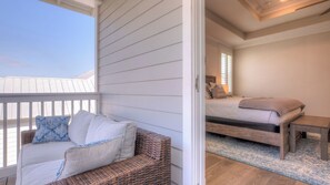 Interior - Coconut Cove by Avantstay Deck w/ Hot Tub, Access to 2 Pools (Santa Rosa Beach)