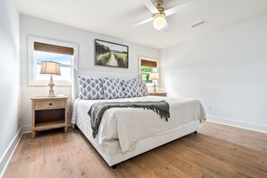 3 bedrooms, in-room safe, desk, iron/ironing board