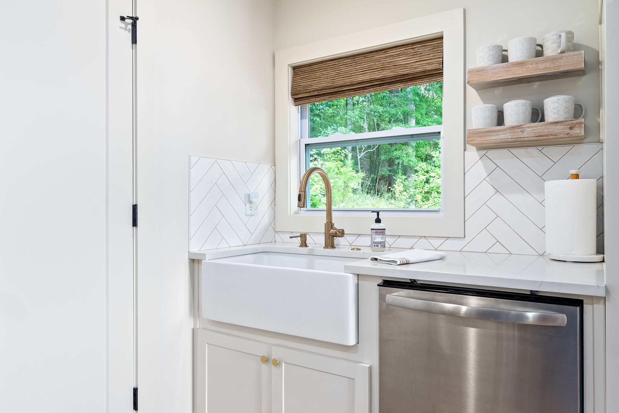 Hårføner, håndklær, såpe og sjampo