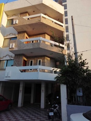 Front of property - Torre Al Mar Departamentos (Mazatlán)
