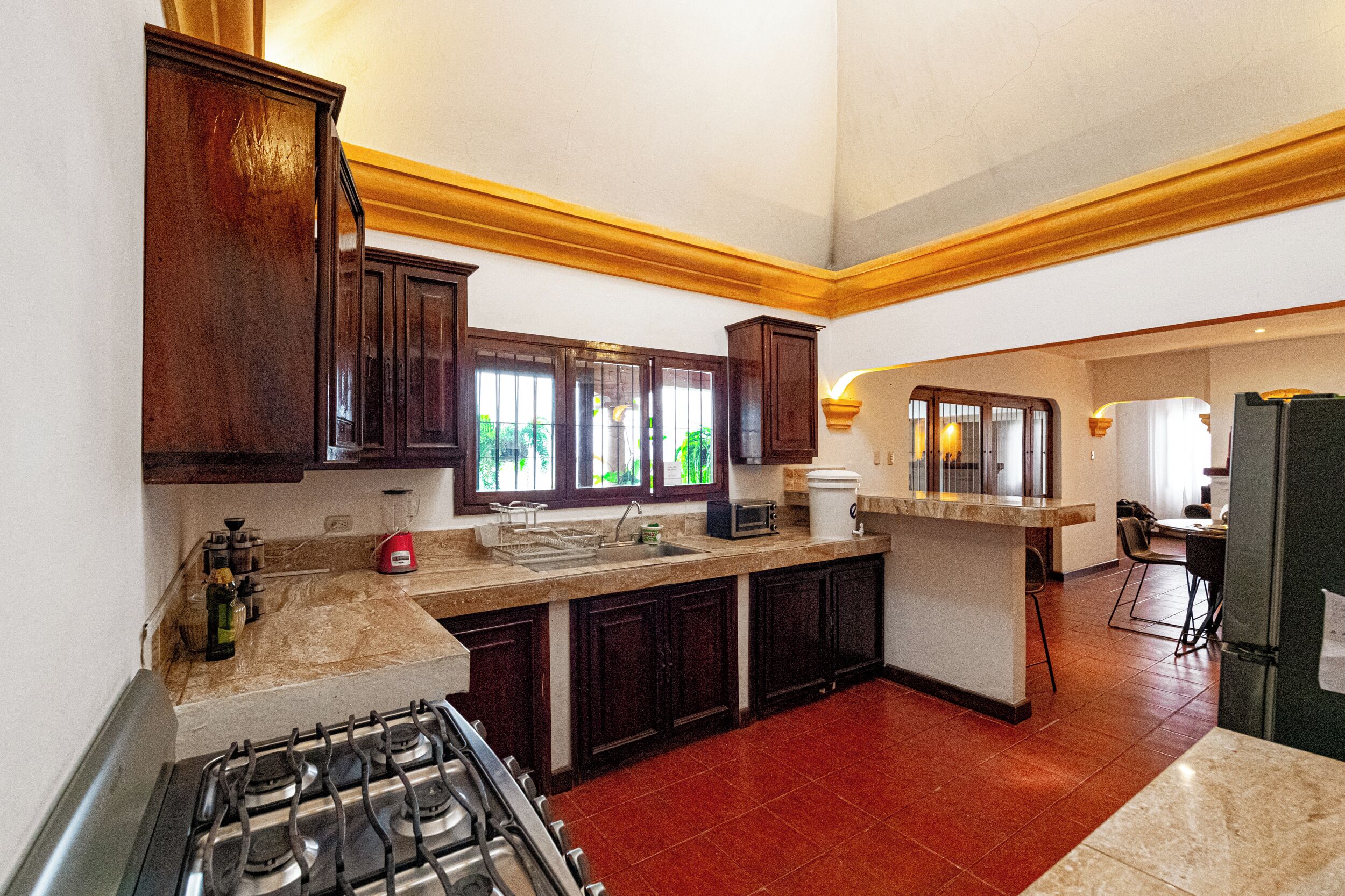 Fridge, microwave, oven, coffee/tea maker