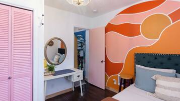 3 habitaciones, tabla de planchar con plancha, wifi y ropa de cama