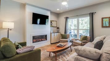 Téléviseur connecté, foyer