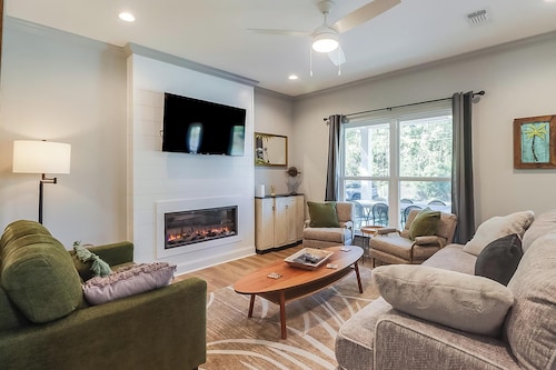 Newly Built Beach House with Fancy Upgrades! EV Charger. 0.5 Miles to the sand!