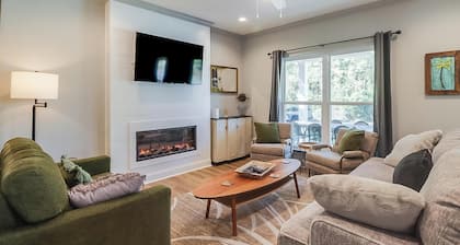 Newly Built Beach House with Fancy Upgrades! EV Charger. 0.5 Miles to the sand!