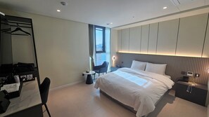 Standard Double Room | Free WiFi - The Gleam Hotel (Incheon)