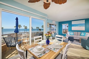 Dining - Beach front spectacular Ocean Views Pet Friendly (Oceanside)