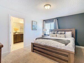 5 bedrooms, iron/ironing board, travel cot, free WiFi - ✨ 5BR/4BA Townhouse w/ Private Pool, Themed Rooms & Resort Pools, Lazy River | 10 Minutes to Disney (Kissimmee)