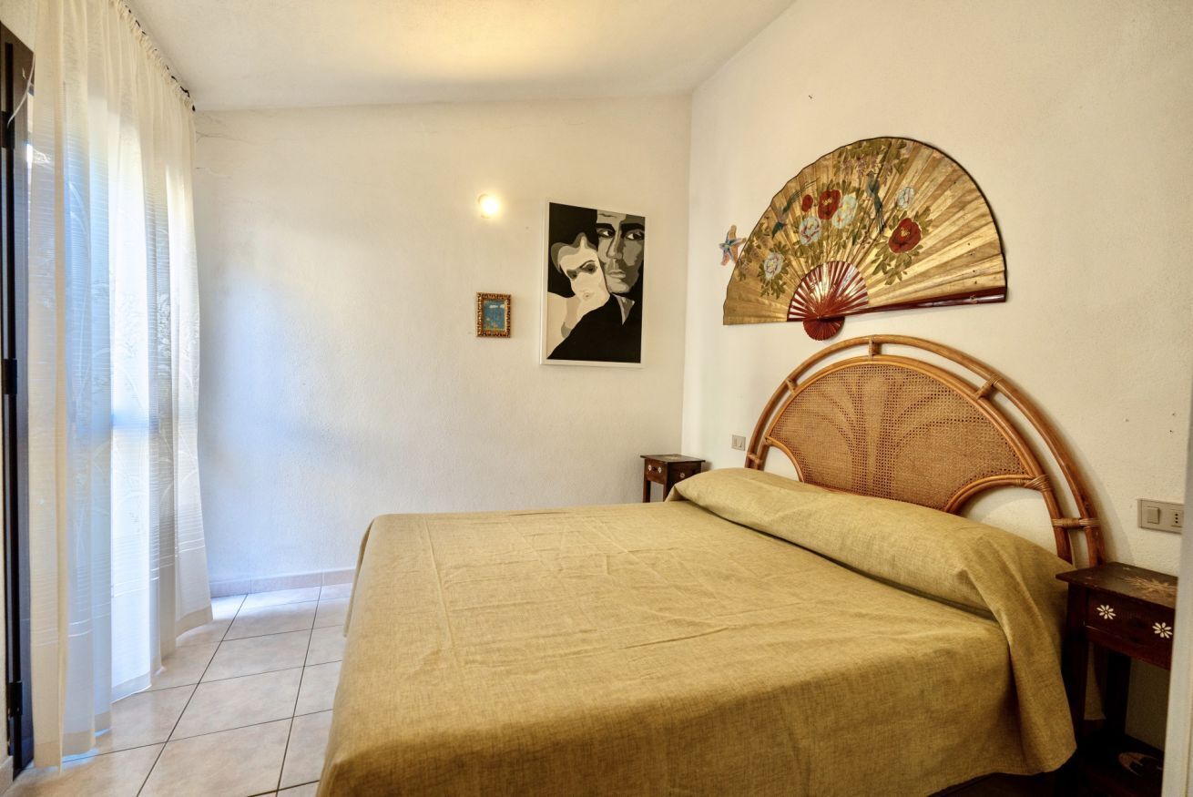 2 Schlafzimmer, Reisekinderbett