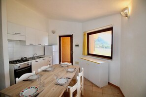 Refrigerador, horno, parrilla de estufa y tostadora 