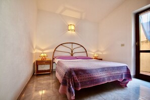 1 soverom og reiseseng for barn