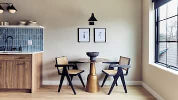 Quarto solteiro | Opções para refeição no quarto