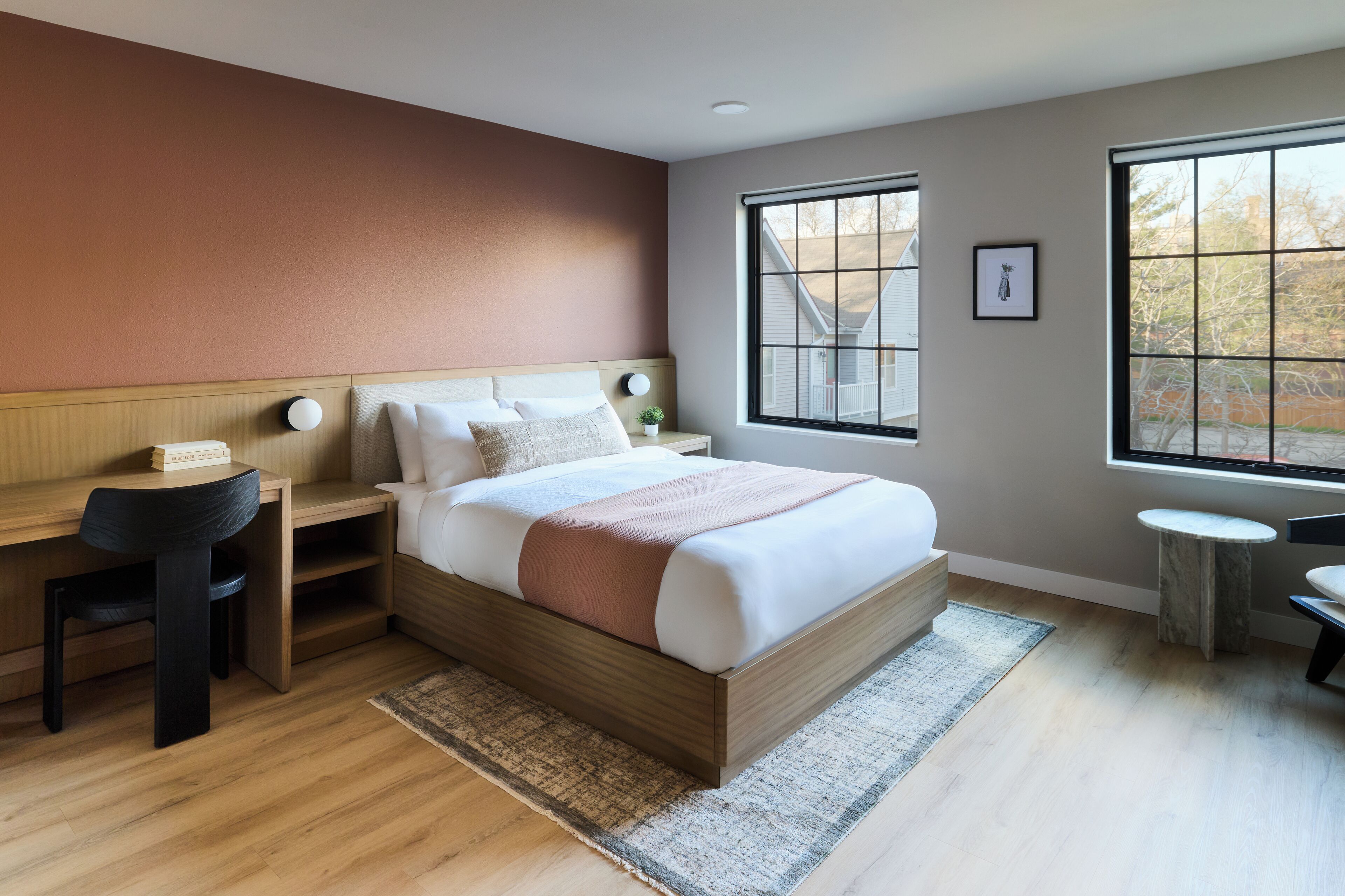 Laptop workspace, free WiFi, bed sheets