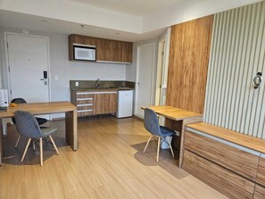 Quarto casal conforto, vista para o parque | Cozinha privada