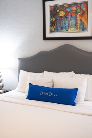 1 habitación, tabla de planchar con plancha, wifi gratis y ropa de cama