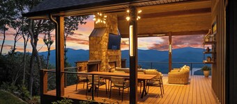 SkyHaüs @Lake Burton - world-class views, infinity hot tub, 3 grills, & porches.