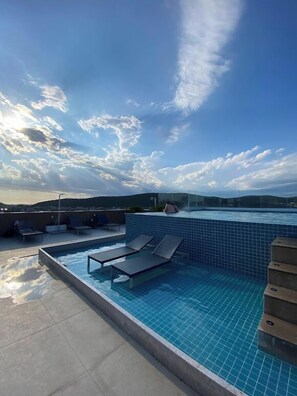 Outdoor pool - Flat 104 Hotel Samba (Cabo Frio)