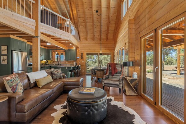 Smart TV, fireplace, ping pong