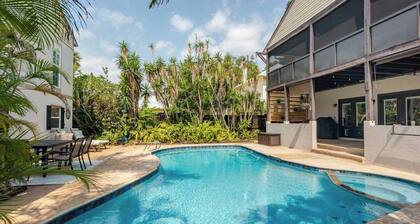 Charming Cocoa Village Hideaway