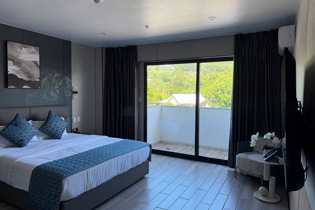 Deluxe Double Room | 2 bedrooms, minibar, free WiFi, bed sheets
