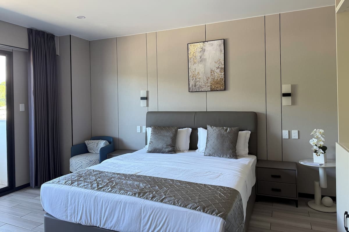 Doppia Deluxe | 2 camere, minibar, Wi-Fi gratuito, lenzuola
