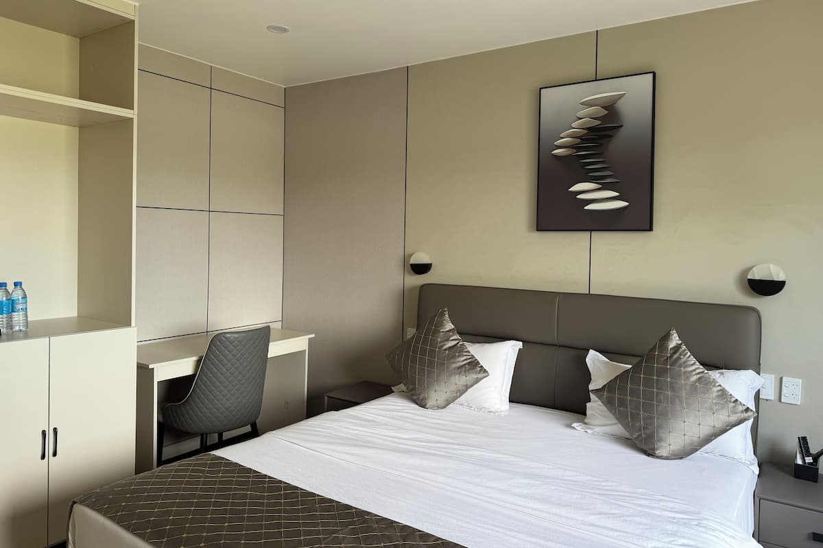 Camera Deluxe | 2 camere, minibar, Wi-Fi gratuito, lenzuola