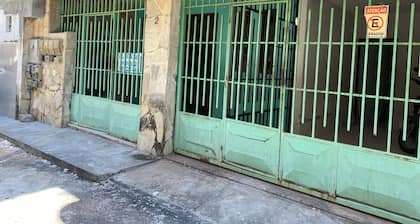 1/4 apartment in a quiet, peaceful and private environment. Pets are welcome