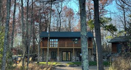 Lakeside Cabin "Serenity"