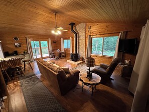 Smart-TV, Kamin, DVD-Player, Videothek