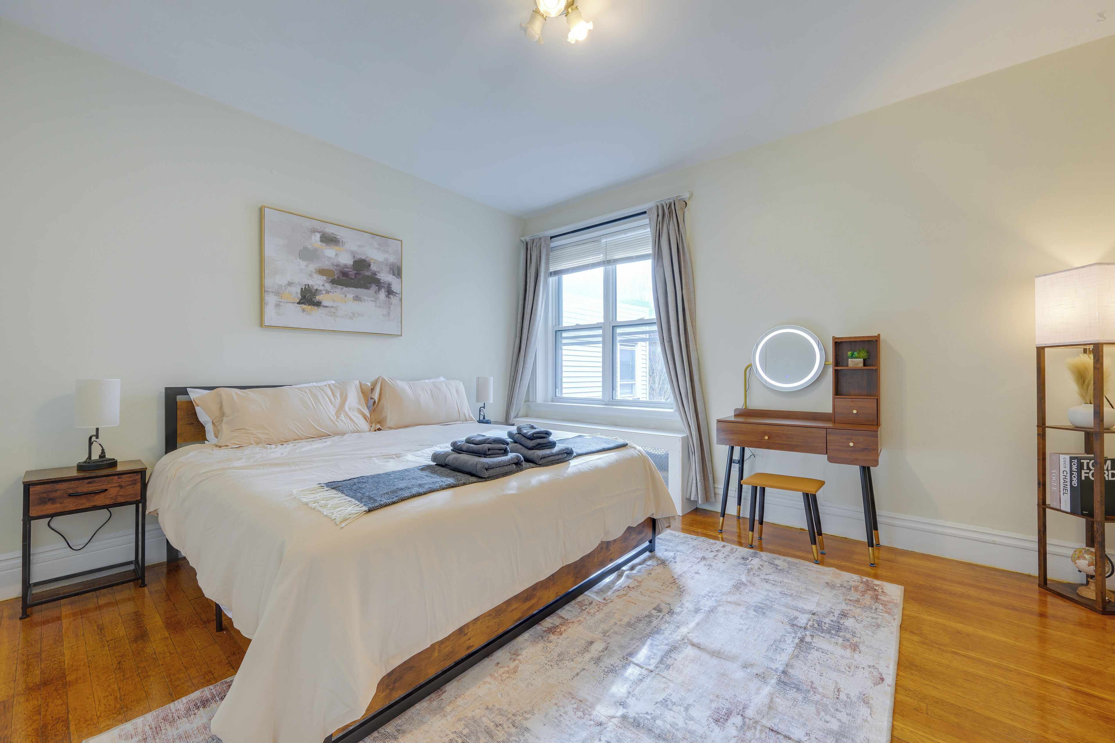 2 bedrooms, desk, iron/ironing board, free WiFi