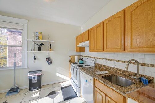 65inTV:Free Parking:Longwood:King Bed:Full Kitchen