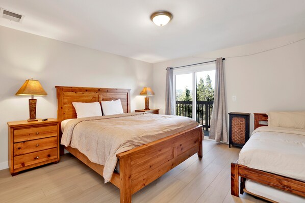 5 bedrooms, free WiFi, bed sheets