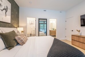 4 bedrooms, desk, free WiFi, bed sheets
