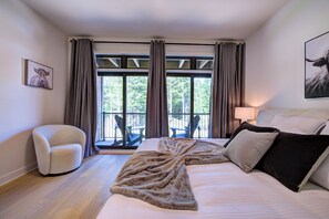 4 bedrooms, desk, free WiFi, bed sheets - NEW! Verbier Retreat 205 Close to Ski Resort & Wellness Centre | Tremblant Living (Mont-Tremblant)