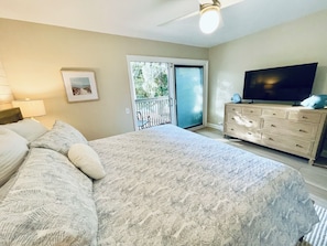 4 bedrooms, desk, iron/ironing board, travel crib