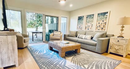Spacious 4-Bedroom Villa Palmetto Dunes
10 min walk to beach! Golf course views!