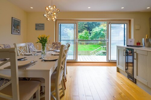 6 Salterns-Dog Friendly-Nr Yarmouth-Sleeps 10