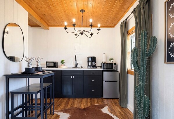 Unclassified image, 1 of 17, button