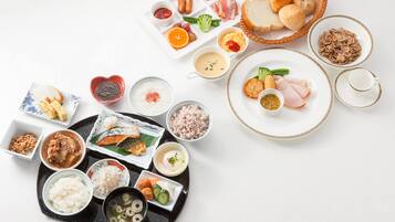 Café da manhã com buffet todos os dias (JPY 1650 por pessoa)